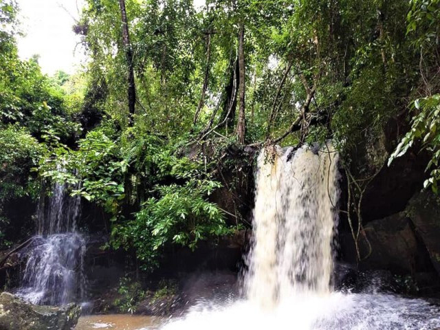 Kbal Spean Trekking Tour with Banteay Srei and Landmine MuseumKbal Spean Trekking Tour with Banteay Srei and Landmine Museum